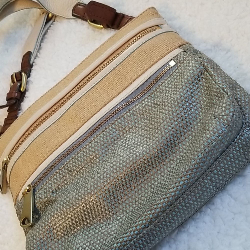 CLOSING SALE FOSSIL Explorer Crossbody - Picture 3 of 14